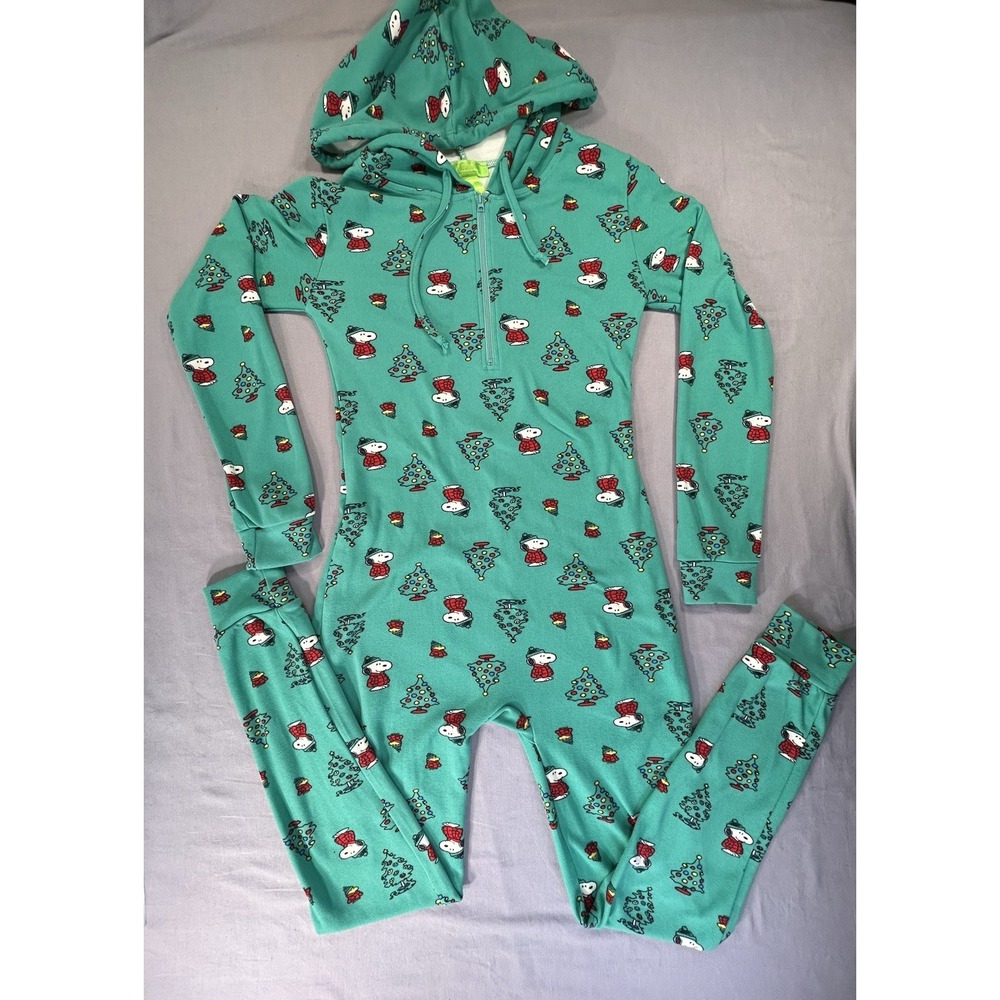 Peanuts Snoopy and Christmas Tree Hooded Pajama Jumpsuit One Piece Womens Small